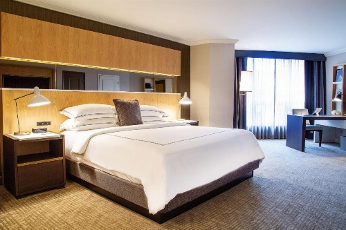 The Yorkville Royal Sonesta Hotel Toronto image 15